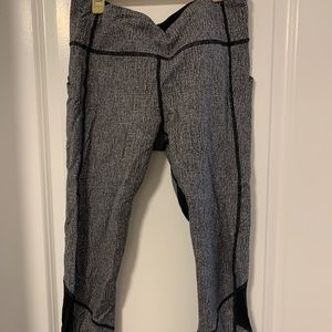 GREAT CONDITION: Lululemon Pace Rival Crop Size 8